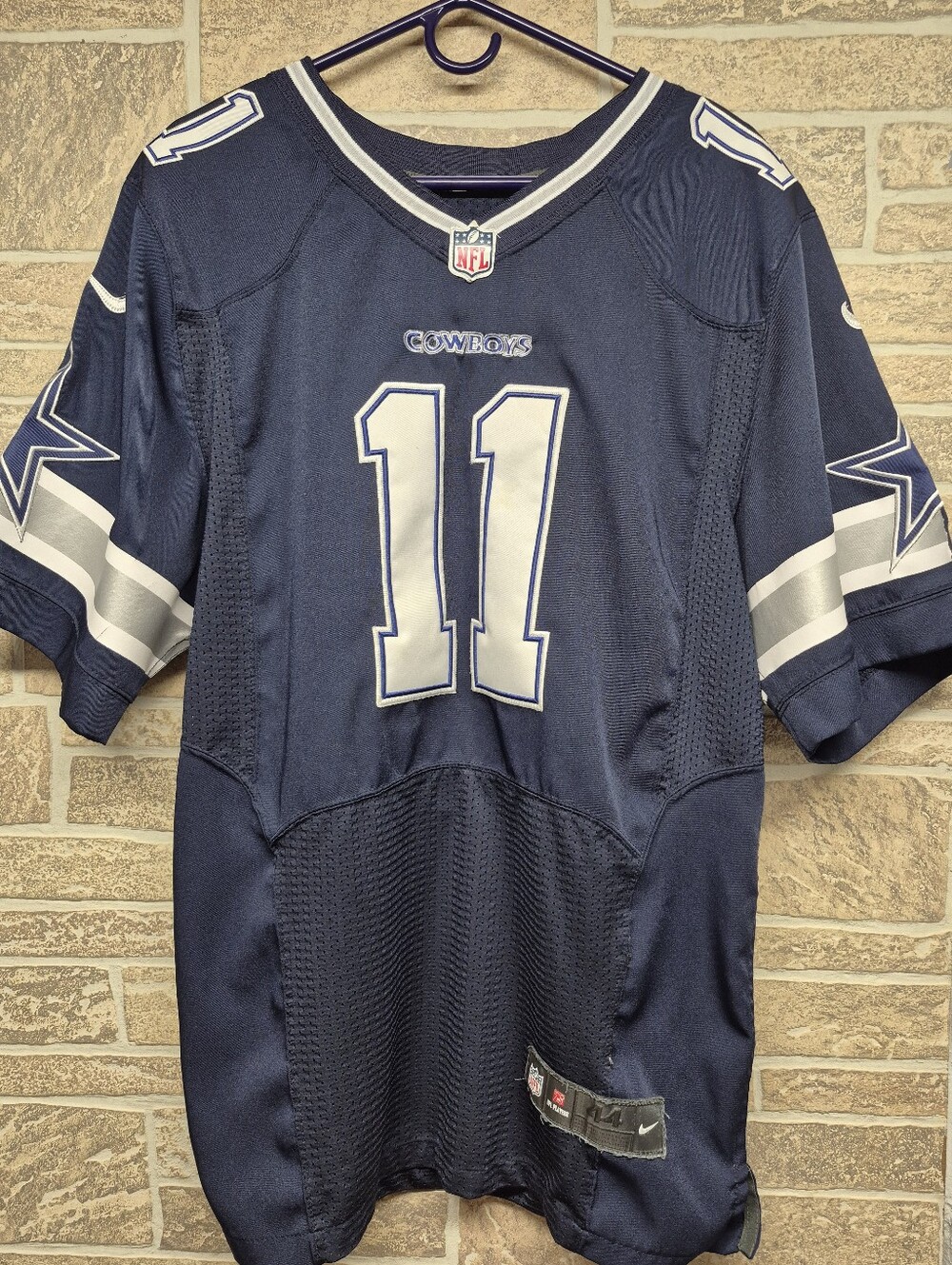 Nike Navy Blue NFL Players Jersey Tag Dallas Cowboys Beasley Size 44